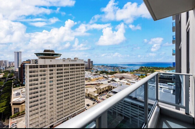 Building Photo - 1391 Kapiolani Blvd