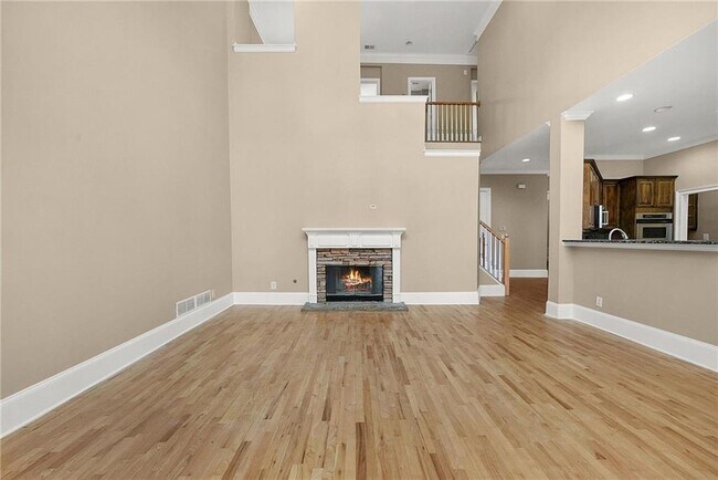 Building Photo - 225 Lake Summit View