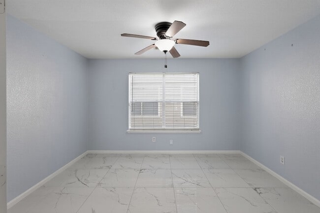 Building Photo - 331 Mantova Dr