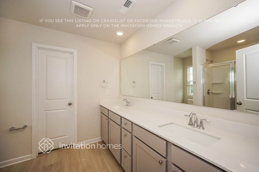 Building Photo - 364 Hollingswood Dr