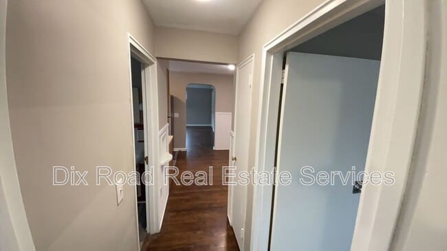 Building Photo - 2390 Harrison Ave