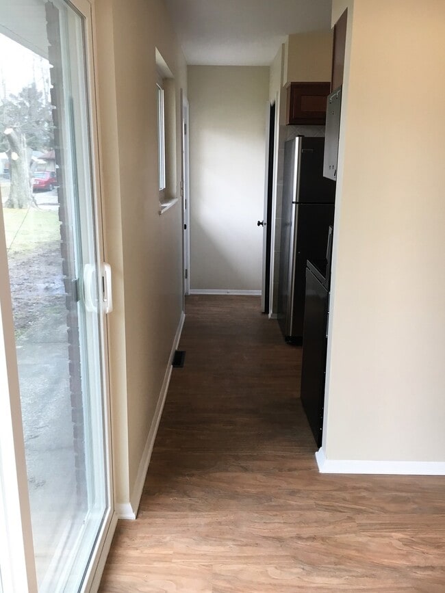 Building Photo - **3-BEDROOM/2-BATH RANCH W/ 2-CAR GARAGE!**