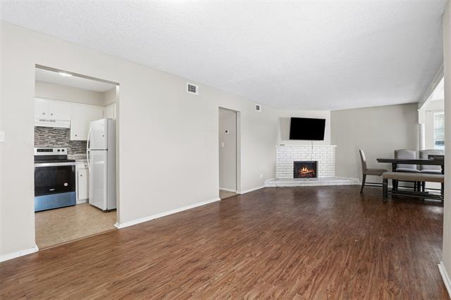 Building Photo - 6811 Trail Lake Dr