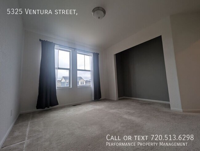 Building Photo - 5325 Ventura St