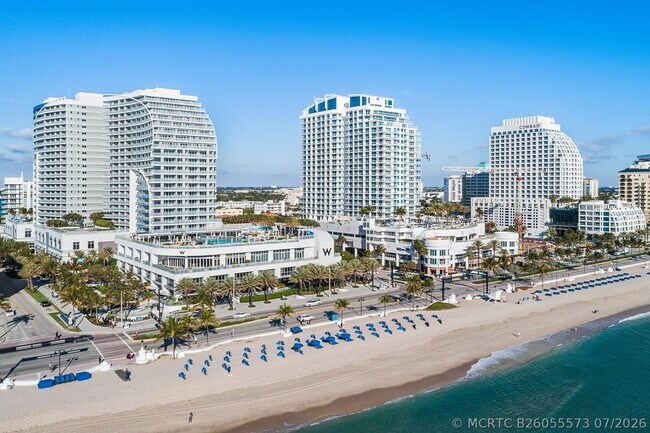 Building Photo - 3101 Bayshore Dr