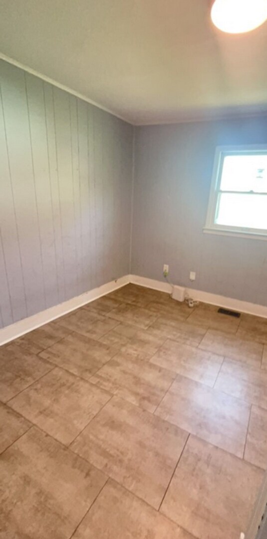 Building Photo - 4BR/1BA house