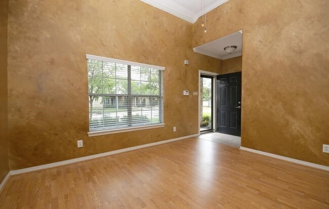 Building Photo - 21043 Sun Creek Dr