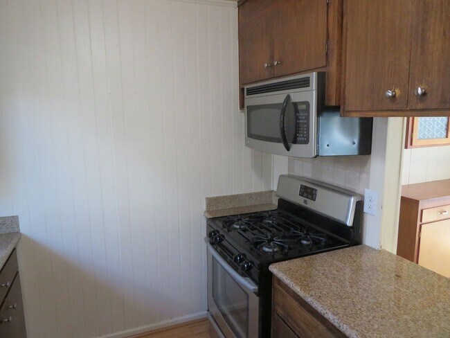 Building Photo - 2 bed 1 bath house in the Capitola jewel box