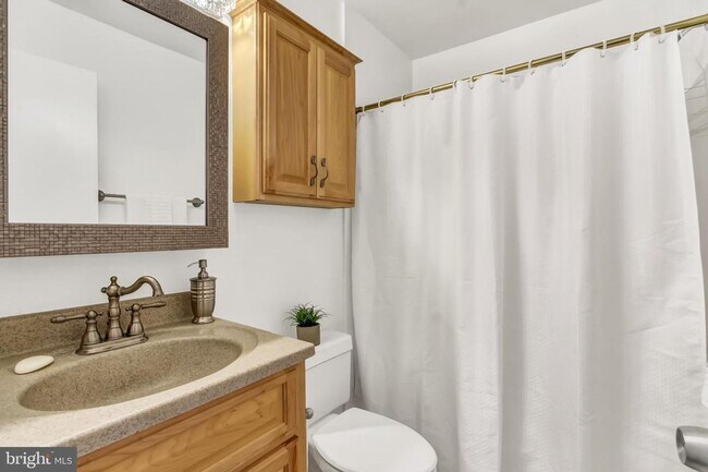 Building Photo - Gorgeous condo in Aspen Forest!