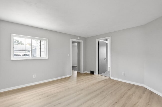 Building Photo - OPEN HOUSE THIS TUESDAY 10/7 AT 5PM! MOVE ...
