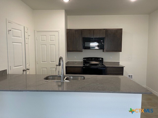 Building Photo - 2307 Alterman Dr