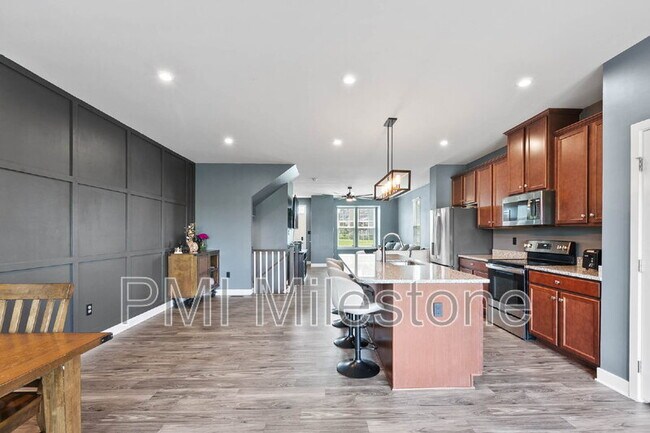 Building Photo - 367 Ontario Dr