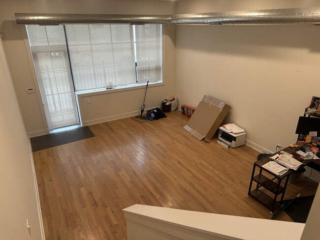 Building Photo - 4405 N Artesian Ave