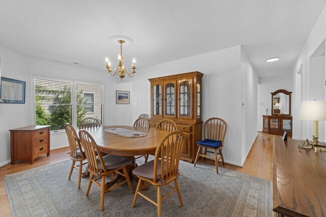 Building Photo - Updated home in Heritage Harbour available...