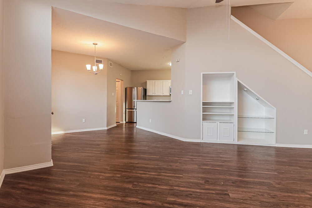 Building Photo - 2840 Helen Ln