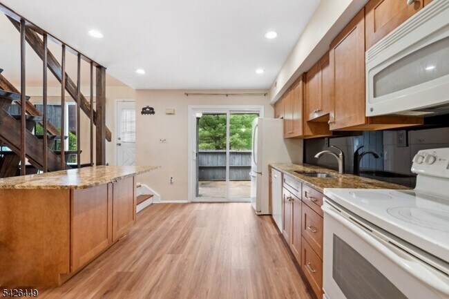 Building Photo - 257 Gemini Dr