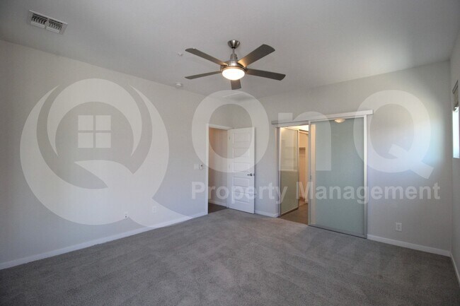 Building Photo - 3498 E Ravenswood Dr