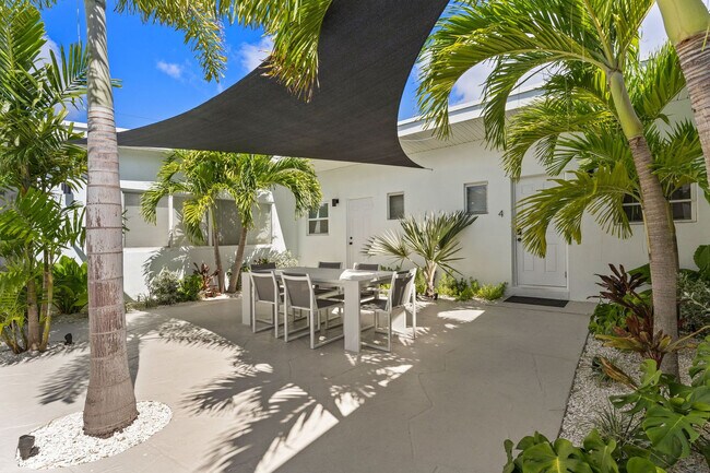 Building Photo - 2407 NE 33rd Ave