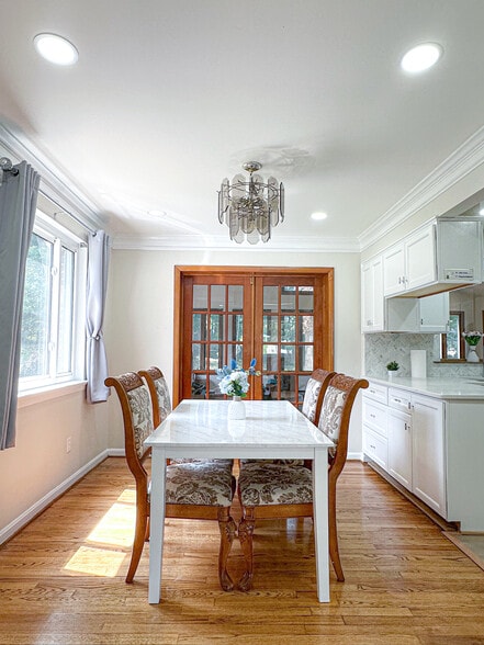 Dining Room - 7515 Havelock St