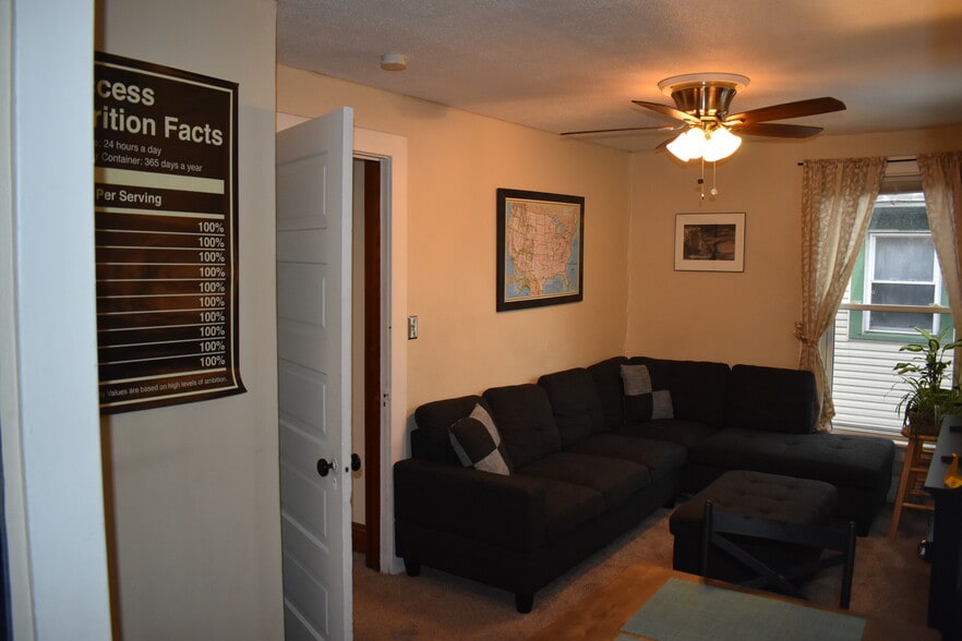 Building Photo - 34 S Adams St