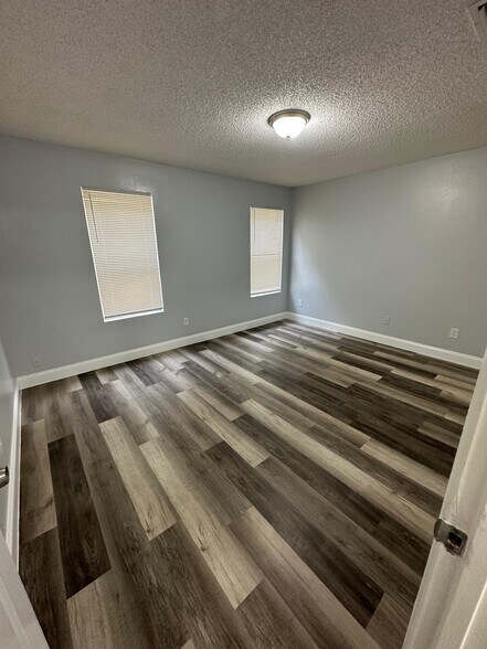 Building Photo - 10973 Traci Lynn Dr