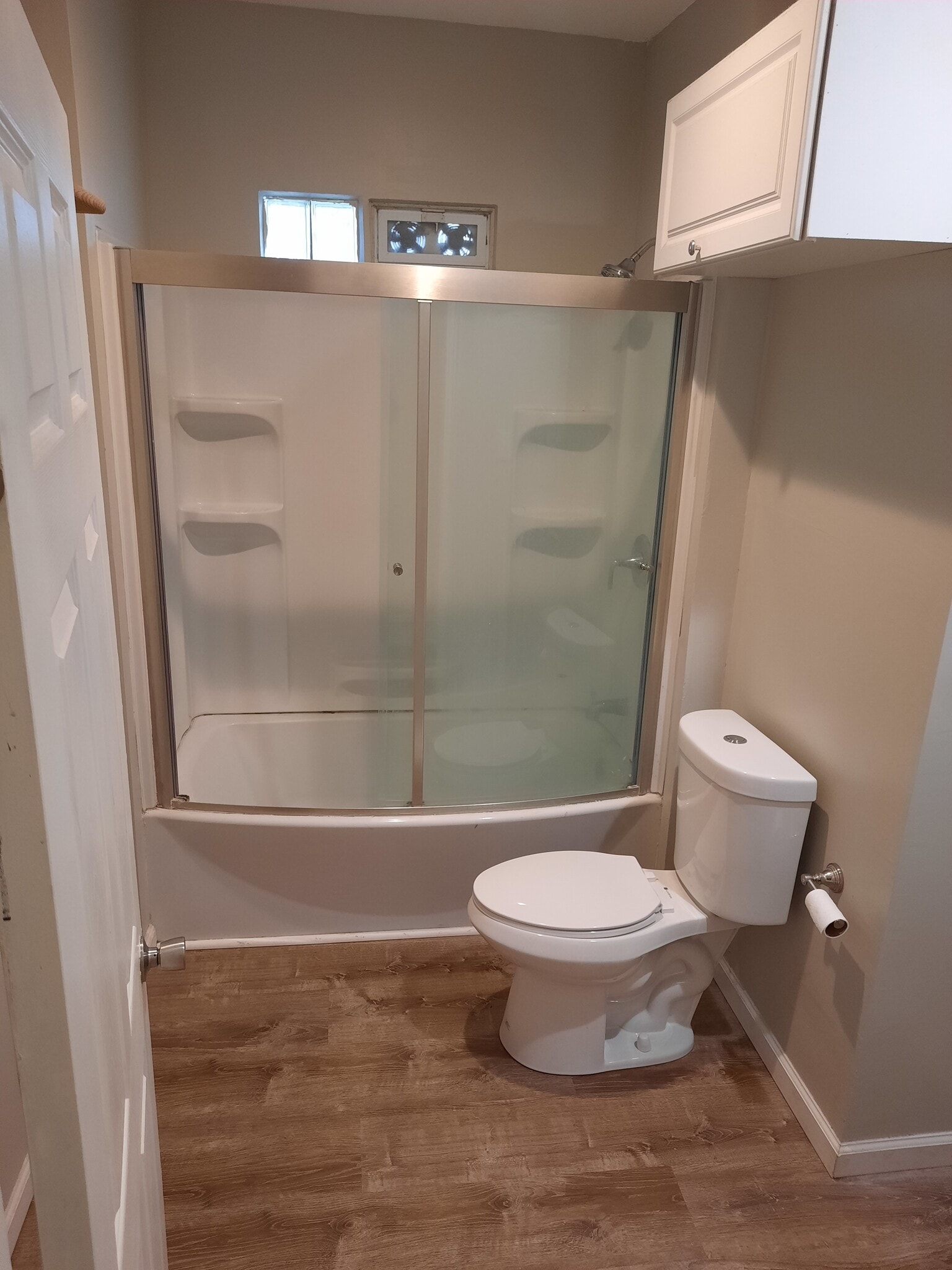 Bathroom - 257 W Utica St