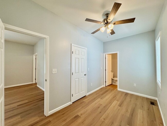 Building Photo - Your search ends here! Rent today!!