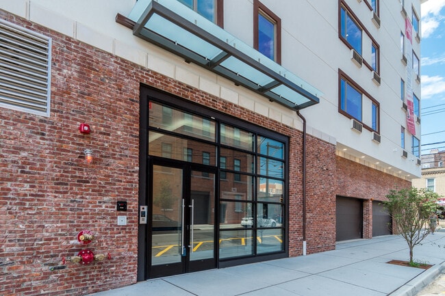 Building Photo - 6122 HUDSON Ave