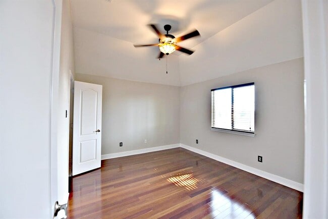 Building Photo - 679 Rusk Rd
