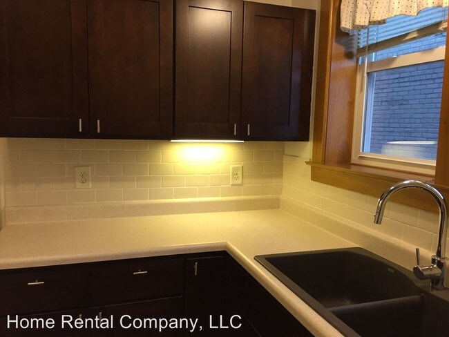 Building Photo - 1448-1450 Lake Dr SE