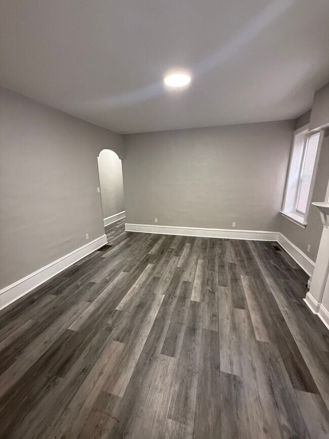 Building Photo - 28 N 50th St