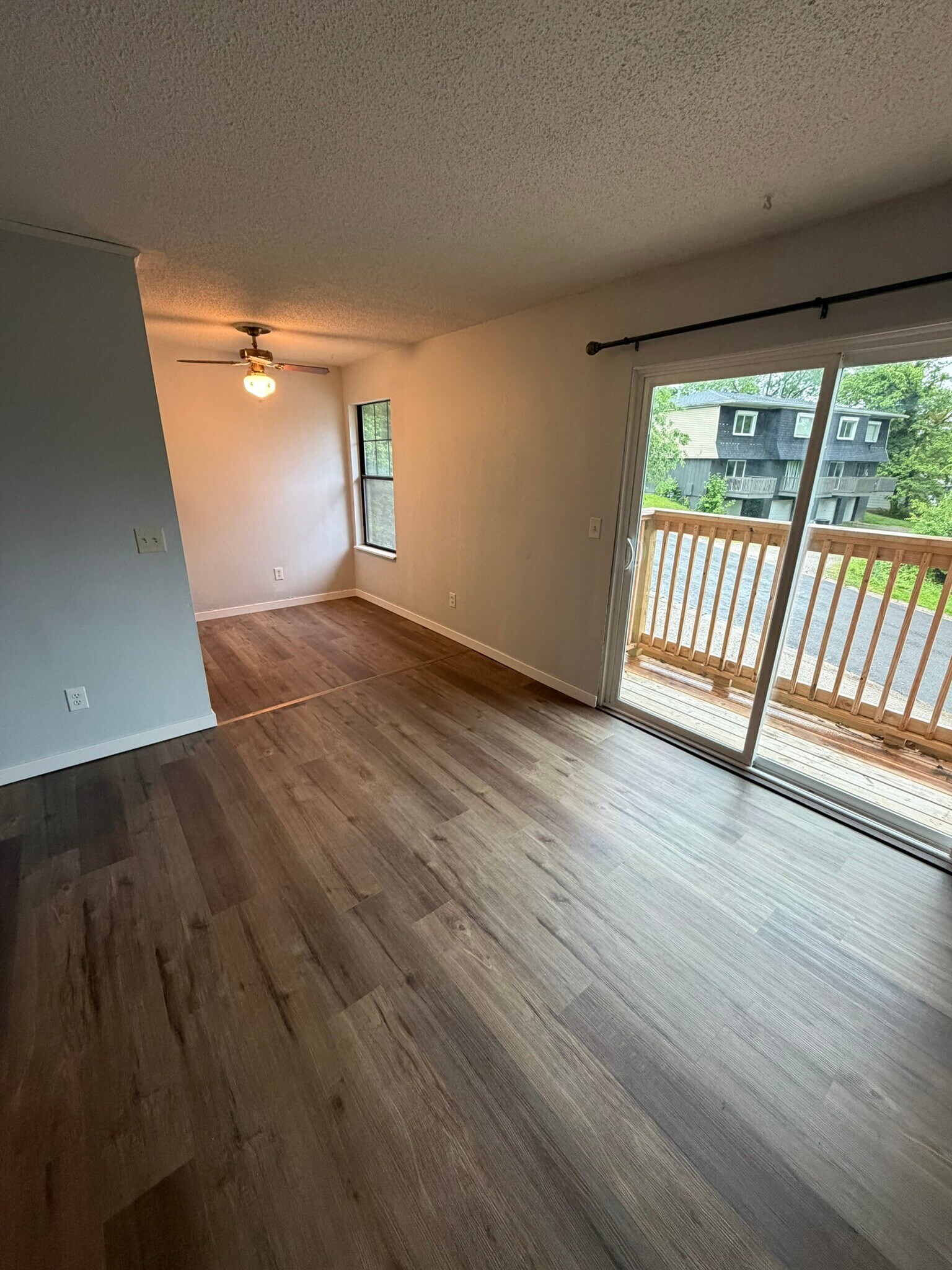 Living Room - 1002 Cherokee St