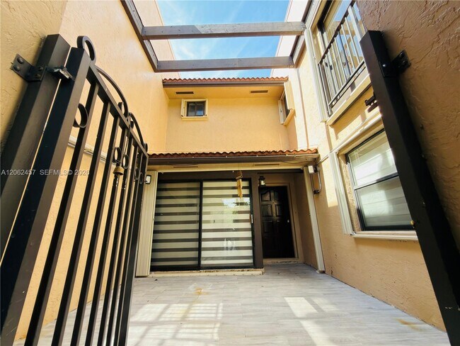 Building Photo - 3957 Adra Ave
