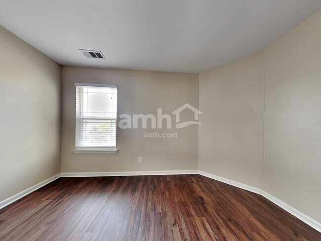 Building Photo - 406 Flint Dr