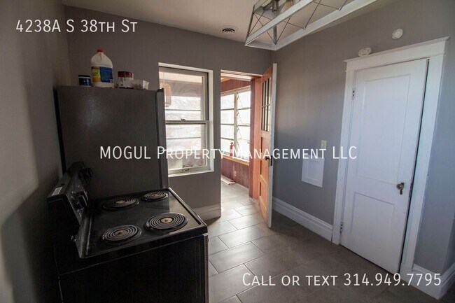 Building Photo - 4238 S 38th St
