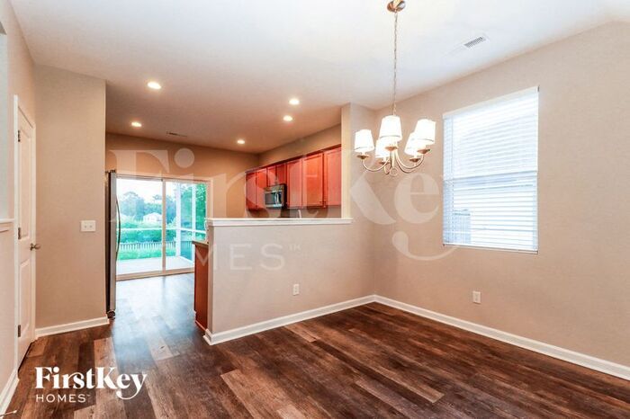 Building Photo - 605 Watershed Dr