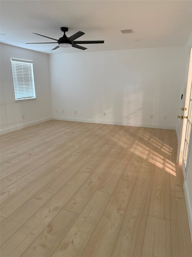 Building Photo - 3207 E Heatherock Cir