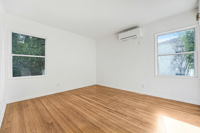 Building Photo - Newly updated 2-Bedroom 1-Bath Residence in the Heart of Los Feliz