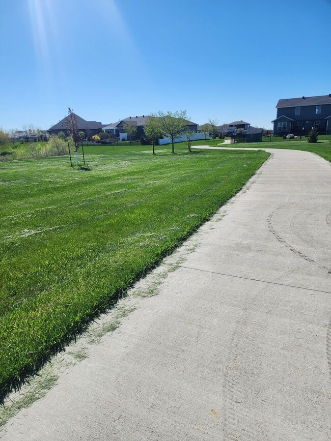 Building Photo - 3 Bed 2.5 Bath Single Family Home