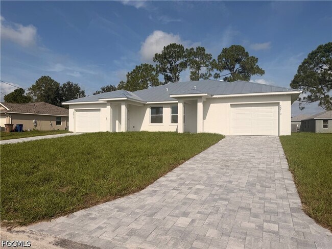 Building Photo - 2212 Armour Rd