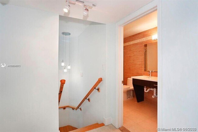 Building Photo - 5838 SW 74th Terrace