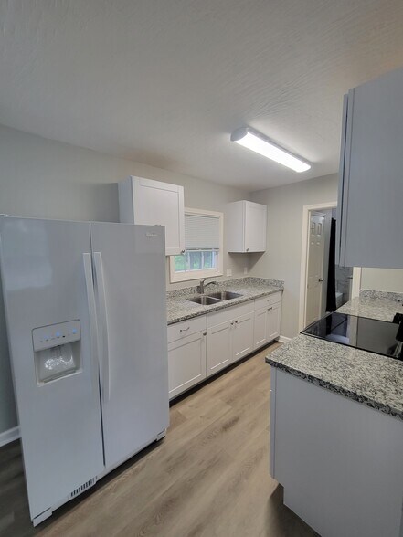 Walking into Kitchen - 320 S Ashbel St
