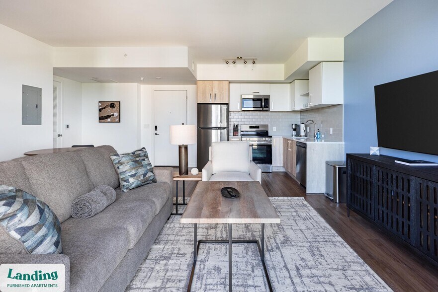 Building Photo - 200 NE 1st Ave