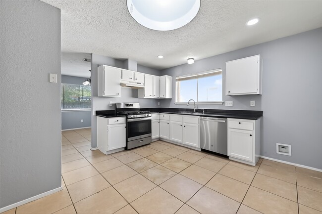 Building Photo - 1842 Freshmeadow Dr