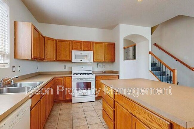 Building Photo - 1375 Peppoli Loop SE