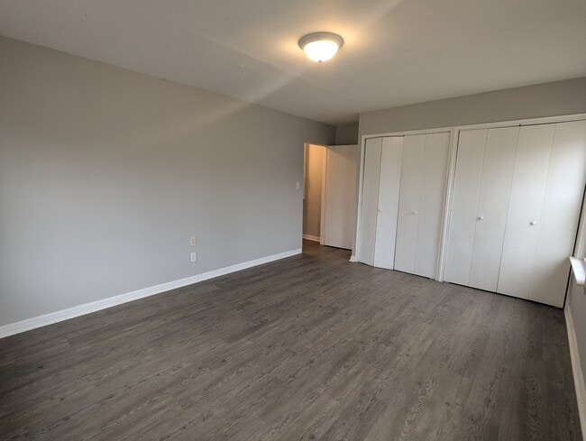 Building Photo - 2880 Ruhl Ave