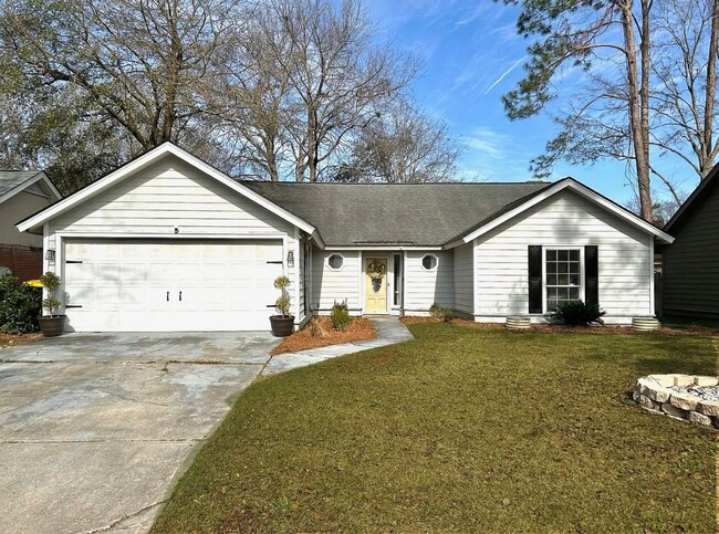 Building Photo - 4 bedroom 2 bathroom home in Hunters Chase...