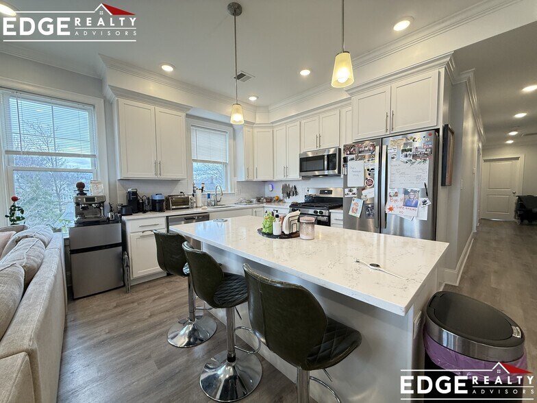 Building Photo - 141 Franklin St