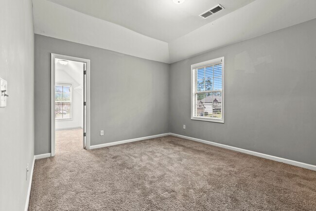 Building Photo - 830 W Richland Cir