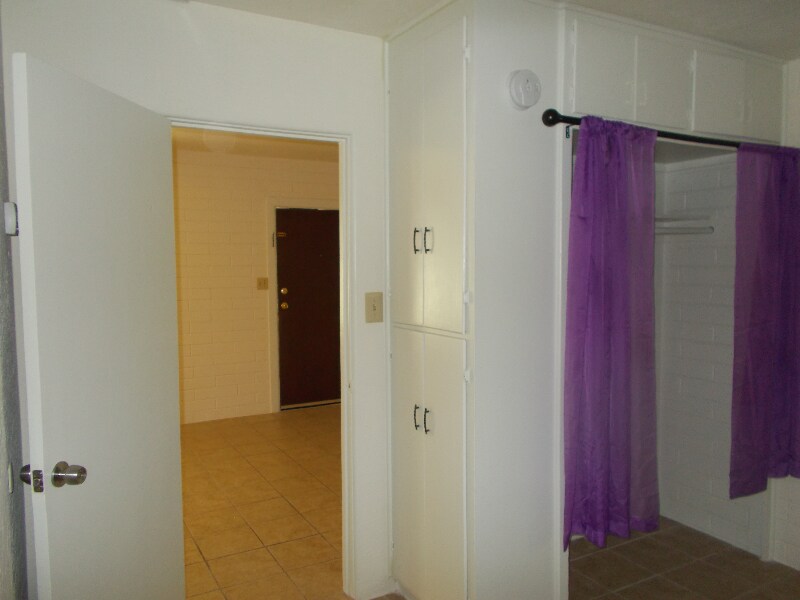Building Photo - 4335 N 15th Ave